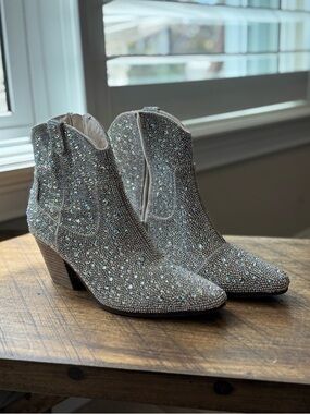 Sincerely Jules crystal bejeweled western cowgirl ankle boots size 8 EUC